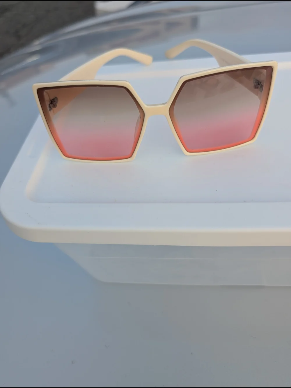 Women’s Oversized Cream Sunglasses with Pink Gradient Lenses